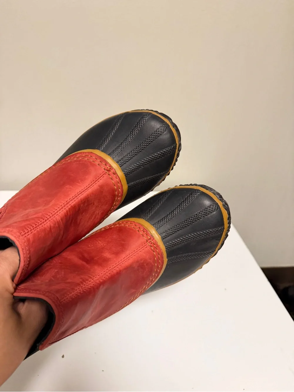 Sorel Out N About Chelsea Waterproof Red Black Duck Boots NL2410-687 Women US 9